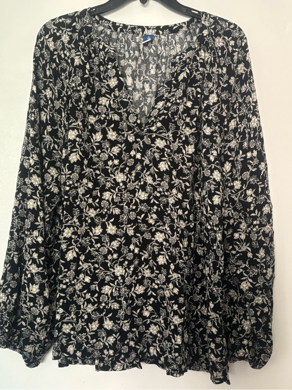 Old Navy XL Tall Black Ivory Floral Long Sleeve Peasant Blouse Boho Top